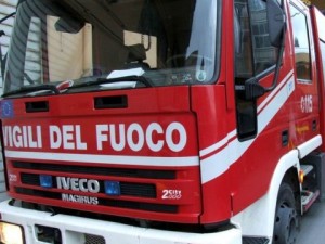 Allarme bomba in centro, traffico interrotto palazzo evacuato