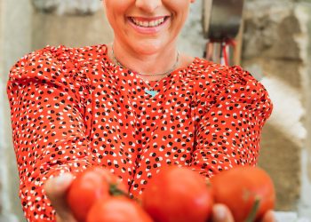 Giusina in cucina - La Sicilia è servita il libro sul mondo cucinare  siciliano • Strada Mangiando